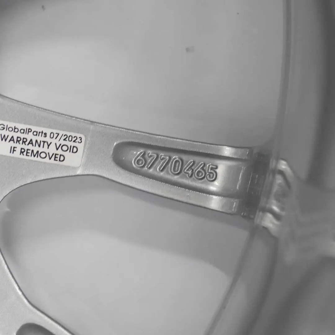 18" Felga Aluminiowa 8,5J ET:37 do BMW E90 o numerze 6770465 BMW E90 18" Felga Aluminiowa 8,5J ET:37 - SKU 6770465 - Numer Części 6770465