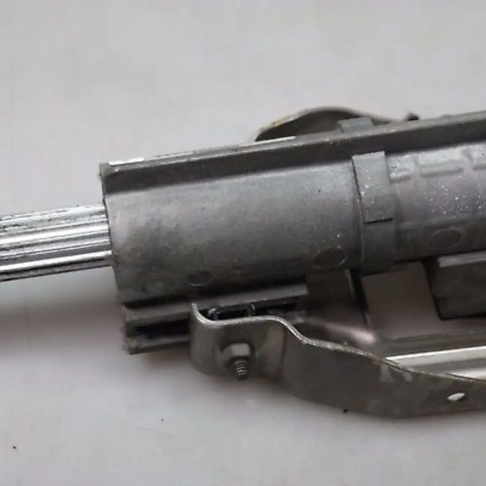 Manually Adjustable Steering Column 4 Pins Lock to BMW 1 Series E87 with Part number 6770714 BMW 1 Series E87 Manually Adjustable Steering Column 4 Pins Lock - SKU 6770714 - Part number 6770714