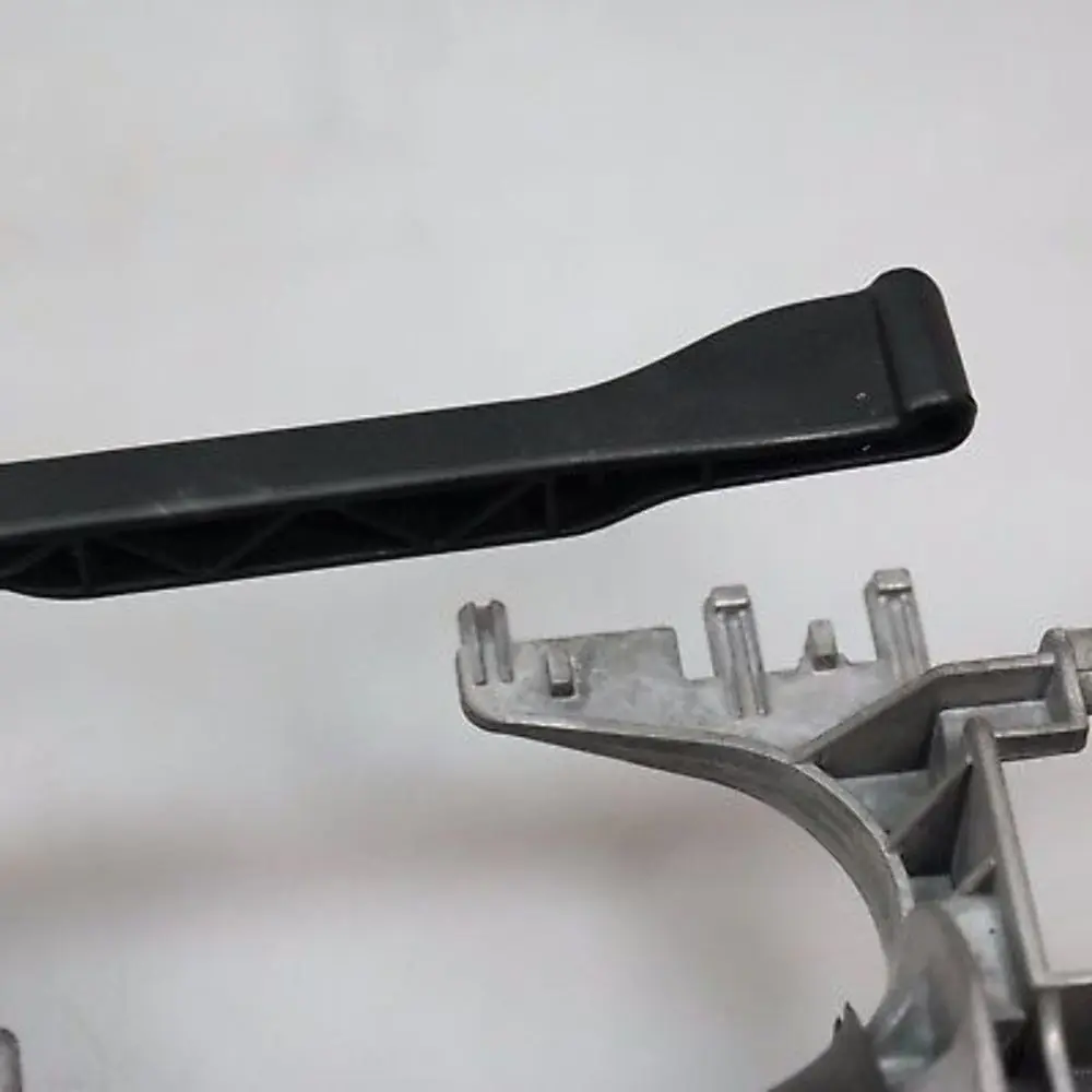 Manually Adjustable Steering Column 4 Pins Lock to BMW 1 Series E87 with Part number 6770714 BMW 1 Series E87 Manually Adjustable Steering Column 4 Pins Lock - SKU 6770714 - Part number 6770714