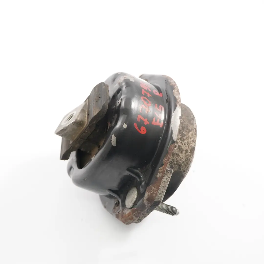Rubber Mounting Engine Mount Holder Bracket Right O/S to BMW E65 E66 with Part number 6770798 BMW E65 E66 Rubber Mounting Engine Mount Holder Bracket Right O/S - SKU 6770798 - Part number 6770798