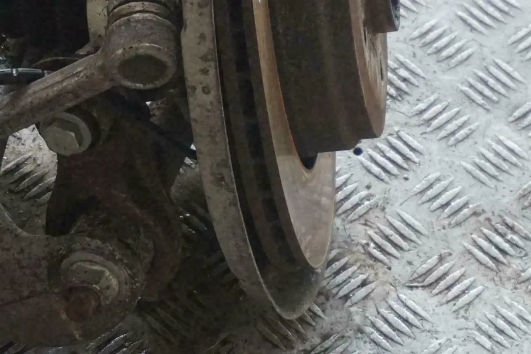 BMW E60 525i N52 Zawieszenie Zwrotnica Lewy Tył - SKU 6770905-10 - Numer Części 6770905
