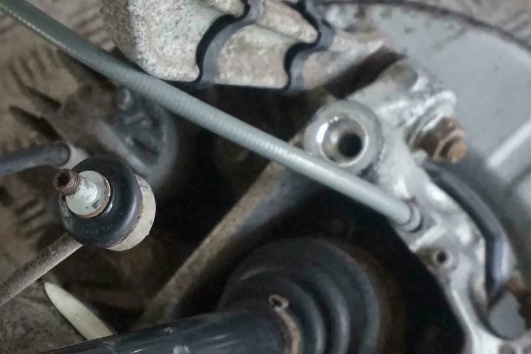 BMW E60 525i N52 Zawieszenie Zwrotnica Lewy Tył - SKU 6770905-10 - Numer Części 6770905