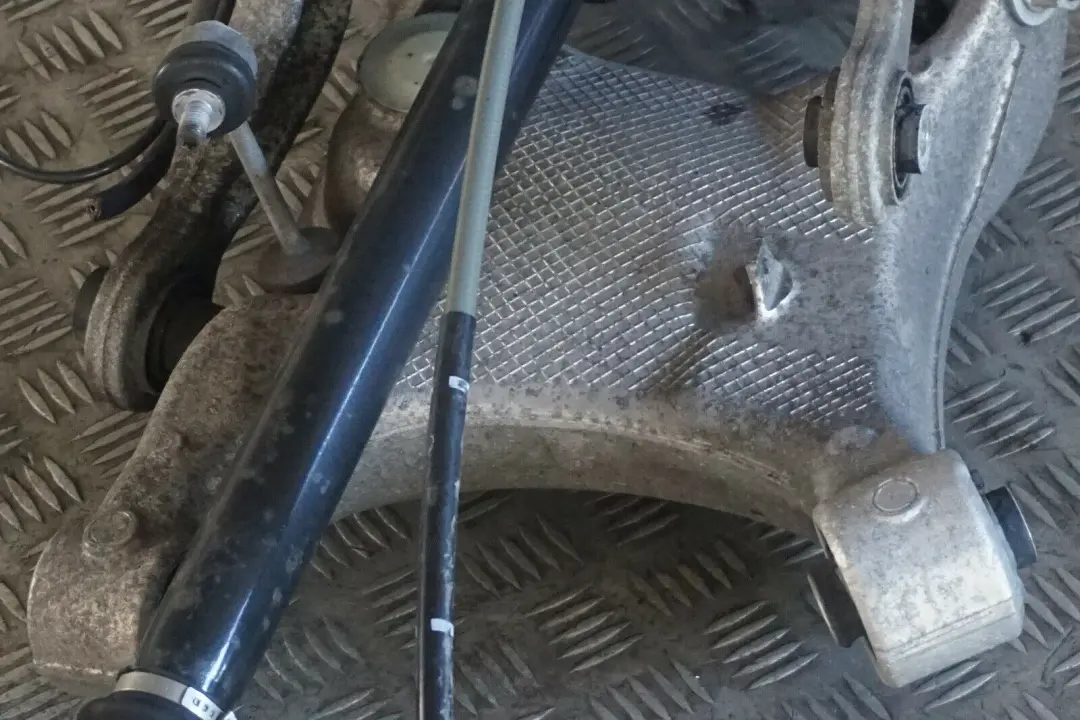 N47 Eje De Salida Trasero Izquierdo Soporte Rueda Suspensión para BMW E60 520D con número de pieza 6770905 BMW E60 520D N47 Eje De Salida Trasero Izquierdo Soporte Rueda Suspensión - SKU 6770905-4 - Número de pieza 6770905