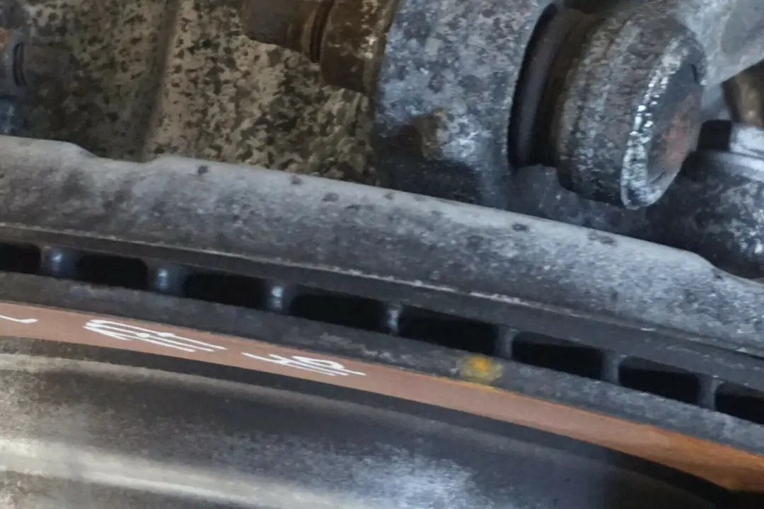 N47 Noga Zawieszenie Wspornik Półoś Koła Lewy Tył do BMW E60 520D o numerze 6770905 BMW E60 520D N47 Noga Zawieszenie Wspornik Półoś Koła Lewy Tył - SKU 6770905-4 - Numer Części 6770905