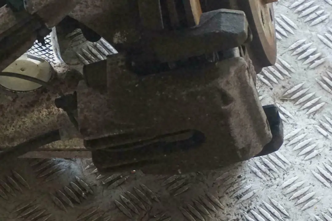 Reihe E60 525i N52 Federbein Radträger Hinten Rechts Schwenklager für BMW 5 mit Teilenummer 6770906 BMW 5 Reihe E60 525i N52 Federbein Radträger Hinten Rechts Schwenklager - SKU 6770906-10 - Teilenummer 6770906