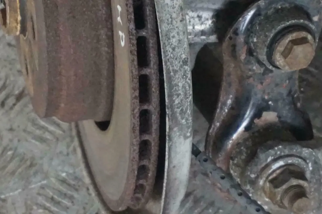 BMW E60 530d M57N Zawieszenie zwrotnica prawy tył - SKU 6770906-13 - Numer Części 6770906