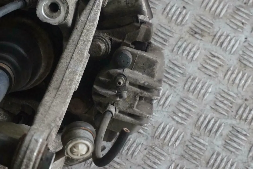 M57N Rear Right O/S Hub Leg Carrier Brake Disc Caliper to BMW 5 E60 530d with Part number 6770906 BMW 5 E60 530d M57N Rear Right O/S Hub Leg Carrier Brake Disc Caliper - SKU 6770906-13 - Part number 6770906