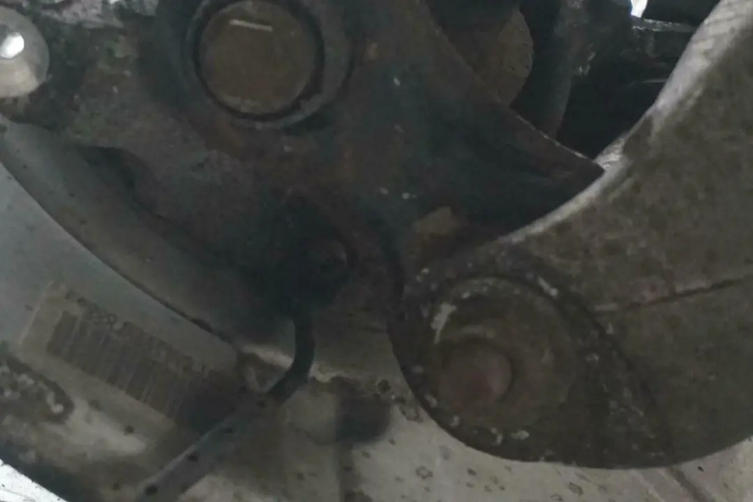 BMW E60 530d M57N Zawieszenie zwrotnica prawy tył - SKU 6770906-13 - Numer Części 6770906