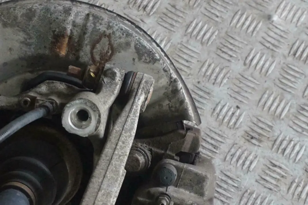 BMW E60 530d M57N Zawieszenie zwrotnica prawy tył - SKU 6770906-13 - Numer Części 6770906