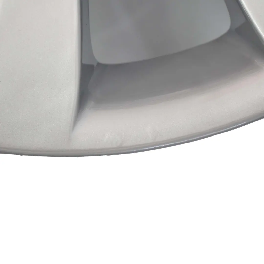 Cerchi lega leggera argento 19" raggi stellari 218 8,5J ET:14 per BMW E63 con numero di parte 6770941 BMW E63 Cerchi lega leggera argento 19" raggi stellari 218 8,5J ET:14 - SKU 6770941 - Numero di parte 6770941