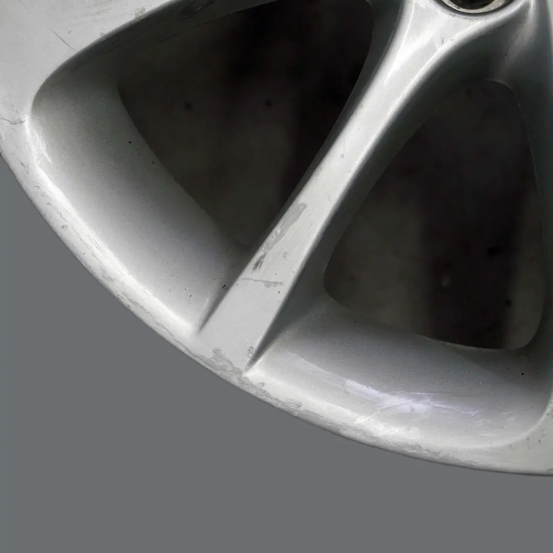 Argento Posteriore Cerchi AlluMini o 17" 8J Raggi a Stella 200 per BMW Z4 E85 con numero di parte 6771157 BMW Z4 E85 Argento Posteriore Cerchi AlluMini o 17" 8J Raggi a Stella 200 - SKU 6771157-1 - Numero di parte 6771157