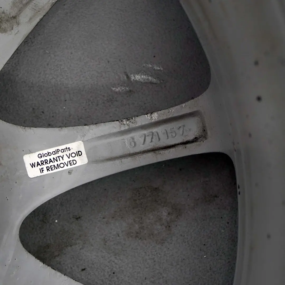 Silber Hinten Alufelge Alu Felge 17" 8J Sternspeiche 200 für BMW Z4 E85 mit Teilenummer 6771157 BMW Z4 E85 Silber Hinten Alufelge Alu Felge 17" 8J Sternspeiche 200 - SKU 6771157-1 - Teilenummer 6771157