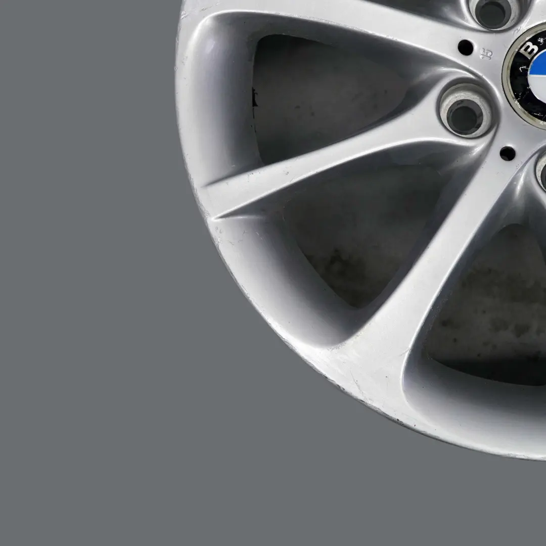 Argento Cerchio posteriore lega 17" 8J ET:46 Star Spoke 200 per BMW Z4 E85 con numero di parte 6771157 BMW Z4 E85 Argento Cerchio posteriore lega 17" 8J ET:46 Star Spoke 200 - SKU 6771157-2 - Numero di parte 6771157