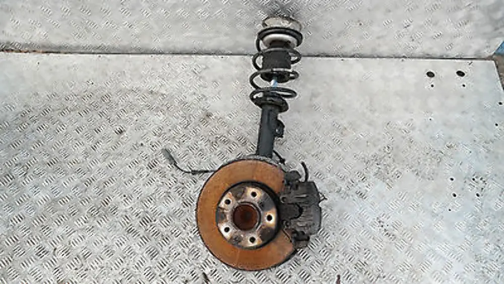 Stoßdämpfer Federbein Schwenklager vorne links für BMW 3 Series E90 320d mit Teilenummer 31306771177 BMW 3 Series E90 320d Stoßdämpfer Federbein Schwenklager vorne links - SKU 6771177-4 - Teilenummer 31306771177