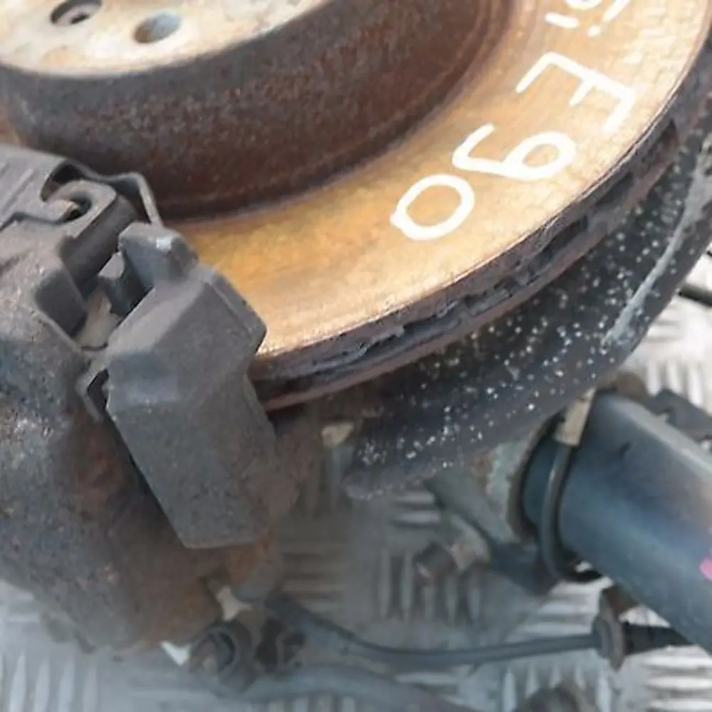 N53 Stoßdämpfer Federbein Schwenklager Vorne Links für BMW 3 er E90 325i mit Teilenummer 31306771177 BMW 3 er E90 325i N53 Stoßdämpfer Federbein Schwenklager Vorne Links - SKU 6771177 - Teilenummer 31306771177