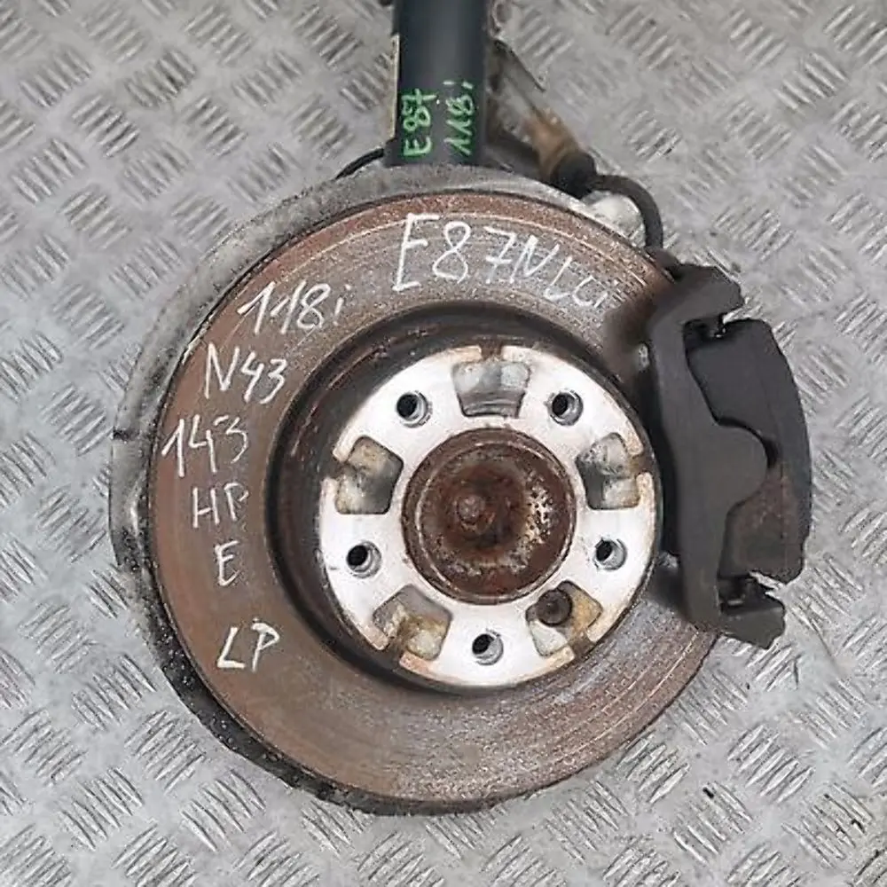 Delantero Izquierdo Muelle Strut Freno Suspension Pata Buje BMW E87 LCI 118i - SKU 6771553-2 - Número de pieza 31316771553