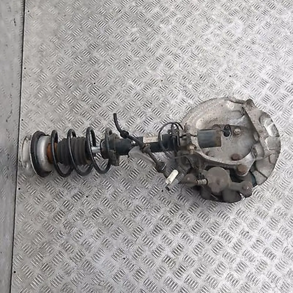 Delantero Izquierdo Muelle Strut Freno Suspension Pata Buje BMW E87 LCI 118i - SKU 6771553-2 - Número de pieza 31316771553