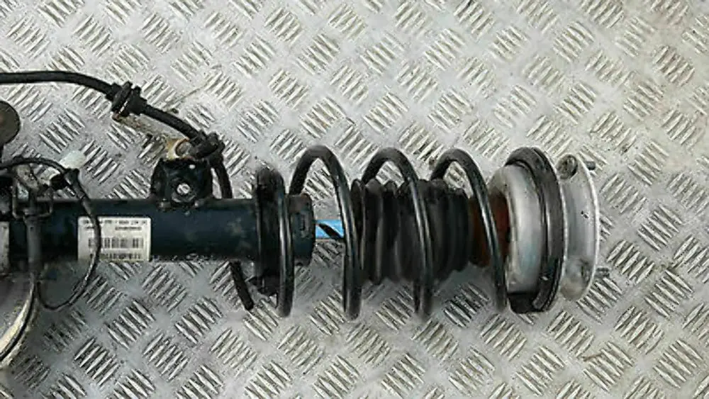 BMW 1 E87N 116i N43 Front Left N/S spring strut brake suspension leg hub axle - SKU 6771553-4 - Part number 6786017