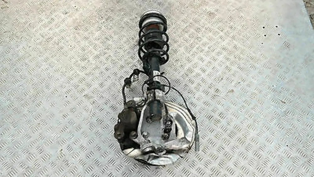 BMW E81 E87N 116i N43 Front Spring Strut Brake Suspension Leg Hub Axle Left N/S - SKU 6771553-4 - Part number 6786017