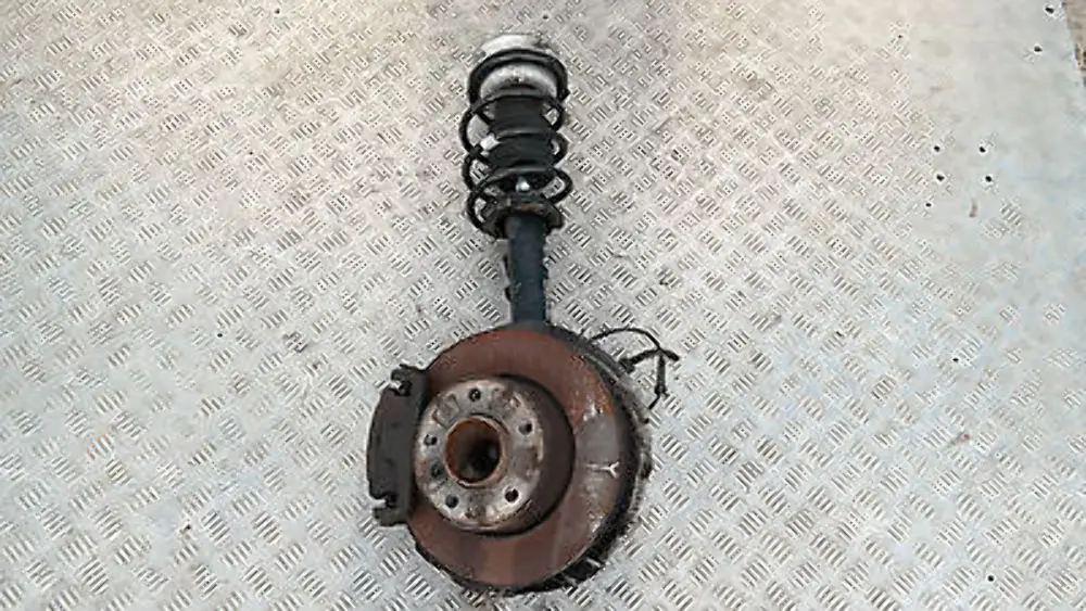 Delantero Derecho Muelle Strut Freno Eje Suspensión para BMW E87 LCI 116i con número de pieza 31316771554 BMW E87 LCI 116i Delantero Derecho Muelle Strut Freno Eje Suspensión - SKU 6771554-4 - Número de pieza 31316771554