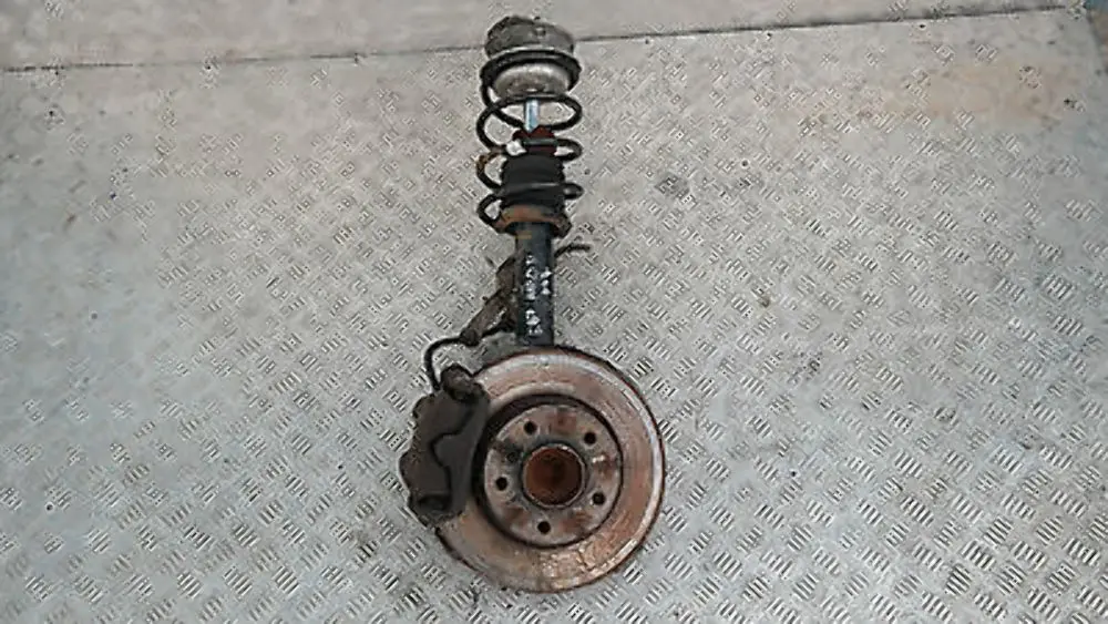 BMW E87N 118d N47 Delantero Derecho Muelle Strut Freno Suspensión Eje - SKU 6771554-6 - Número de pieza 31316771554