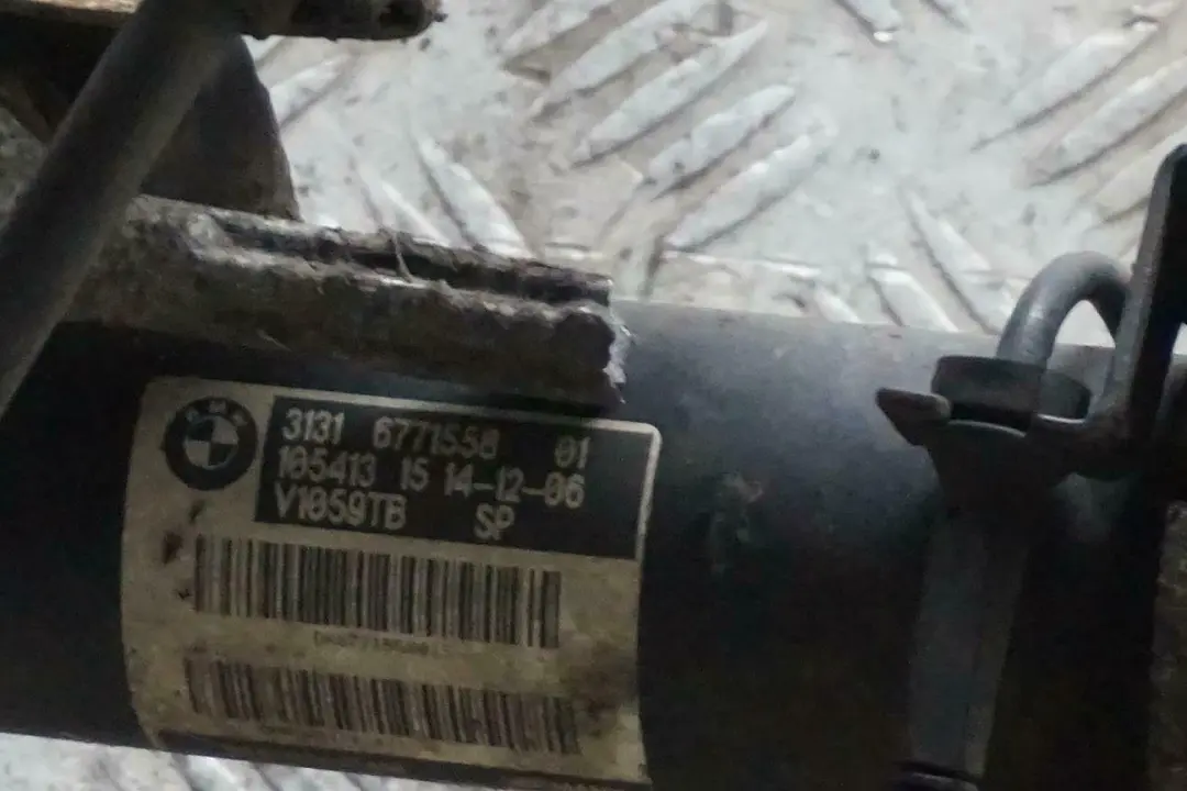 BMW E87 118d M47 Amortyzator zwrotnica prawy przód - SKU 6771558-3 - Numer Części 6771558
