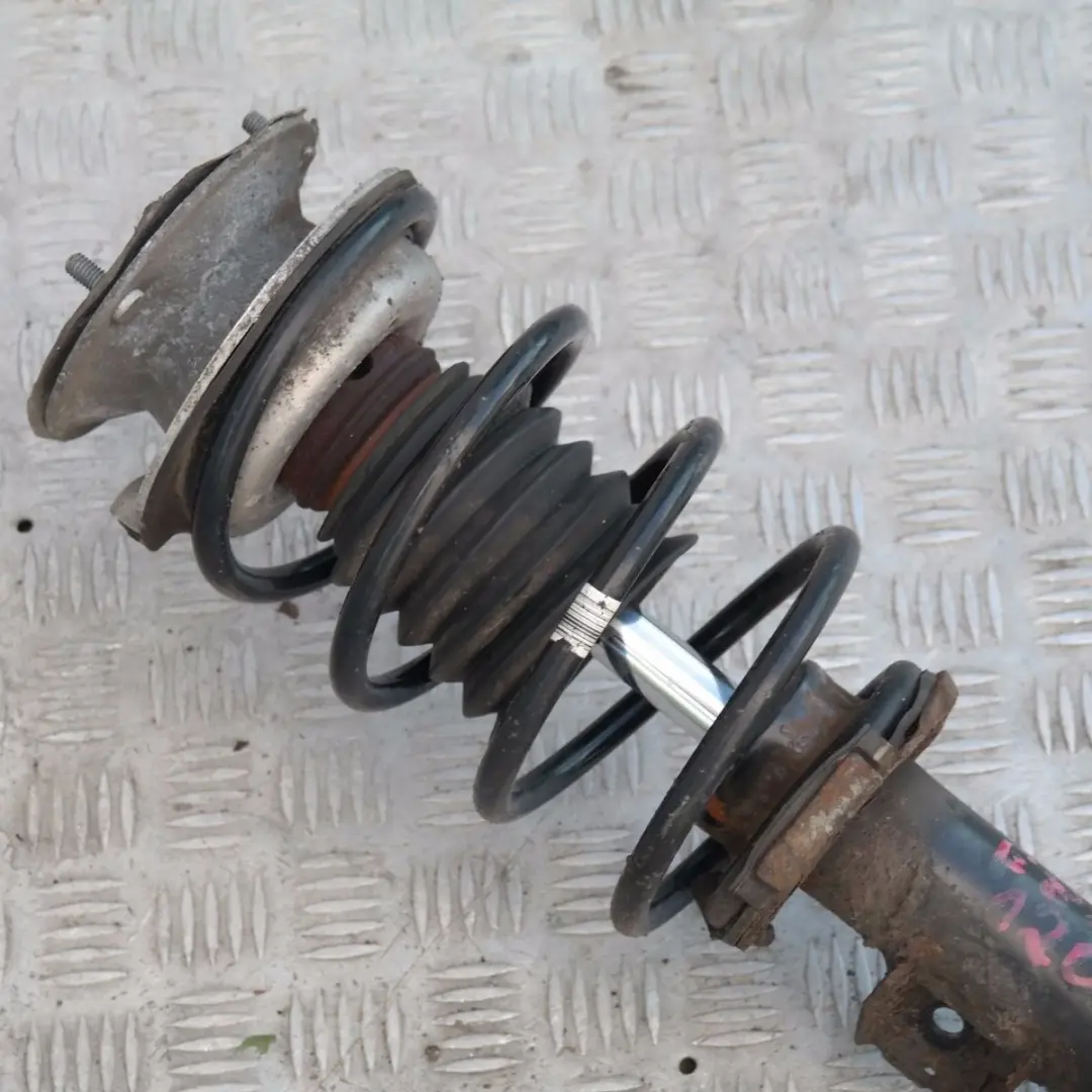 N47 M Sport Suspension Delantera Derecha Muelle Pierna Freno para BMW E81 120d con número de pieza 6771558 BMW E81 120d N47 M Sport Suspension Delantera Derecha Muelle Pierna Freno - SKU 6771558 - Número de pieza 6771558