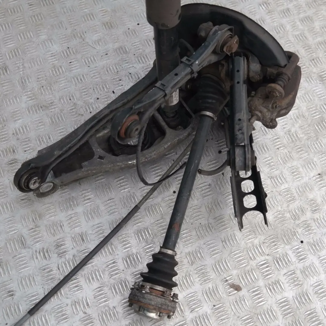  Zawieszenie zwrotnica lewa BMW e81 116i SPORT - SKU 6771559 - Numer Części 33526771559