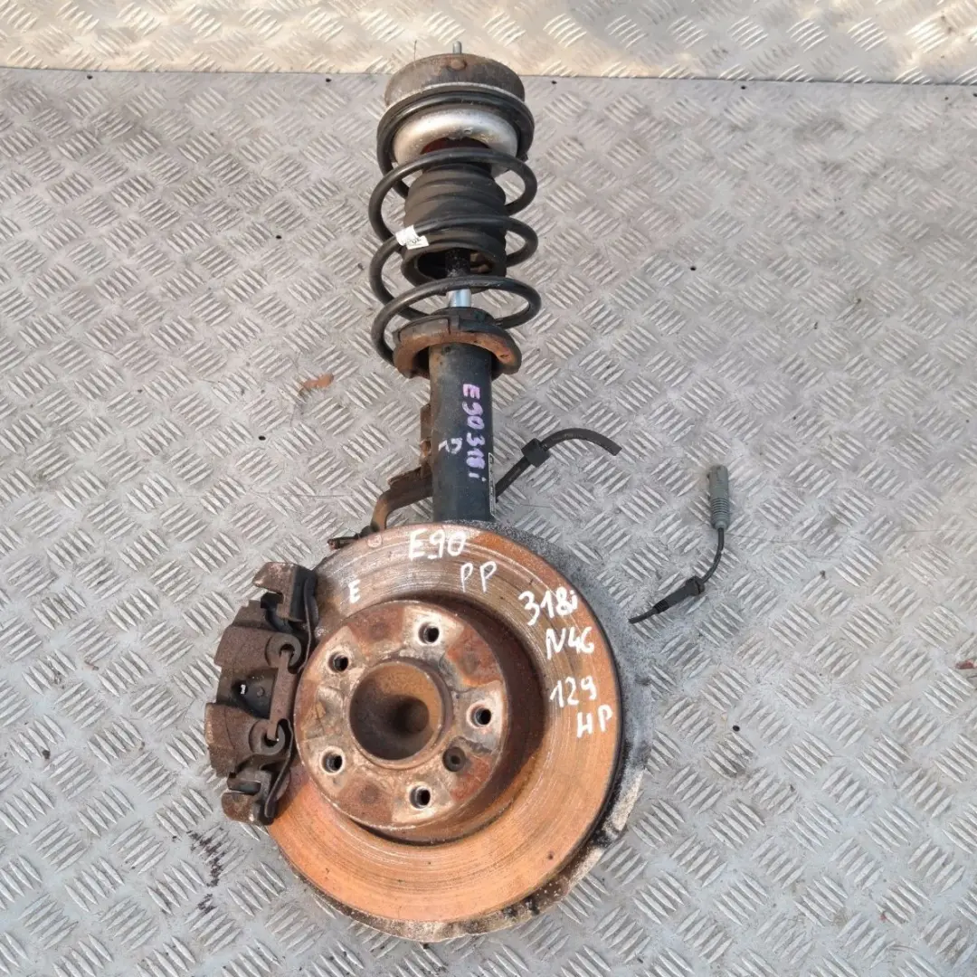 N46 FRONTAL DERECHO SPRING STRUT LEG BRAKE SUSPENSION HUB para BMW E90 318i con número de pieza 31316771724 BMW E90 318i N46 FRONTAL DERECHO SPRING STRUT LEG BRAKE SUSPENSION HUB - SKU 6771724-5 - Número de pieza 31316771724