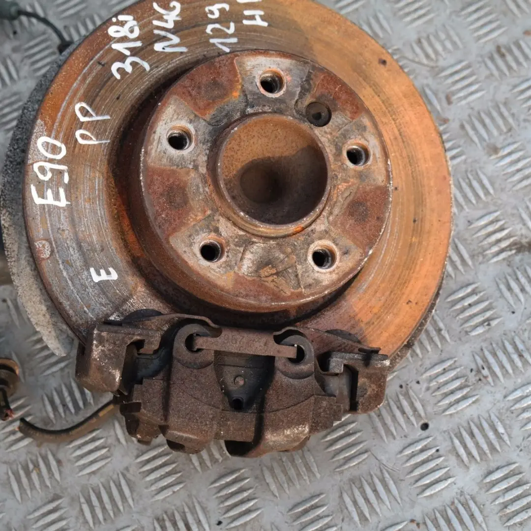 BMW E90 318i N46 FRONTAL DERECHO SPRING STRUT LEG BRAKE SUSPENSION HUB - SKU 6771724-5 - Número de pieza 31316771724