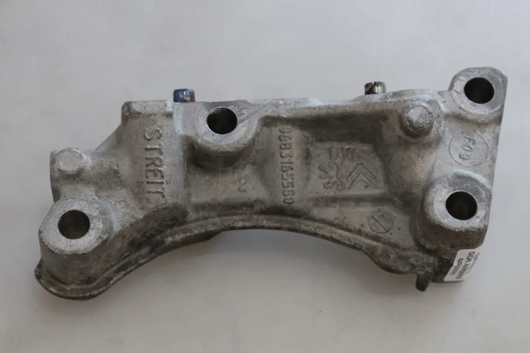 Motore Diesel Sospensione Piastra Adattatore 9683165580 per Mini Cooper R55 R56 W16 con numero di parte 6772940 Mini Cooper R55 R56 W16 Motore Diesel Sospensione Piastra Adattatore 9683165580 - SKU 6772940 - Numero di parte 6772940