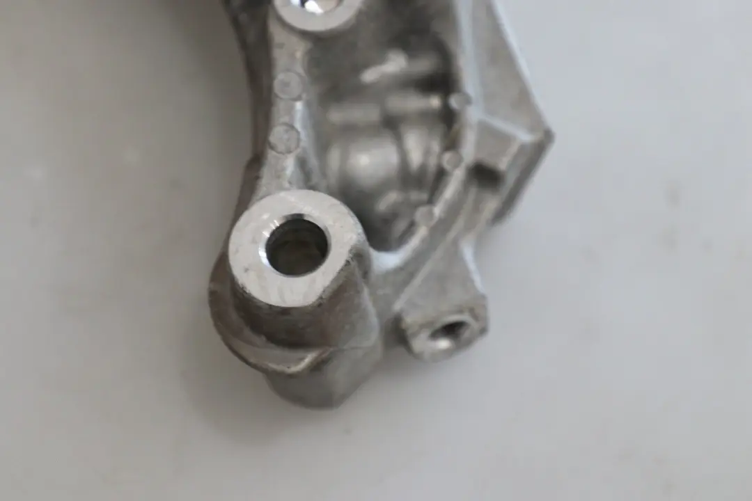 Adaptera Zawieszenia Silnika Diesla BMW Mini Cooper R55 R56 W16 9683165580 do o numerze 6772940 Adaptera Zawieszenia Silnika Diesla BMW Mini Cooper R55 R56 W16 9683165580 - SKU 6772940 - Numer Części 6772940