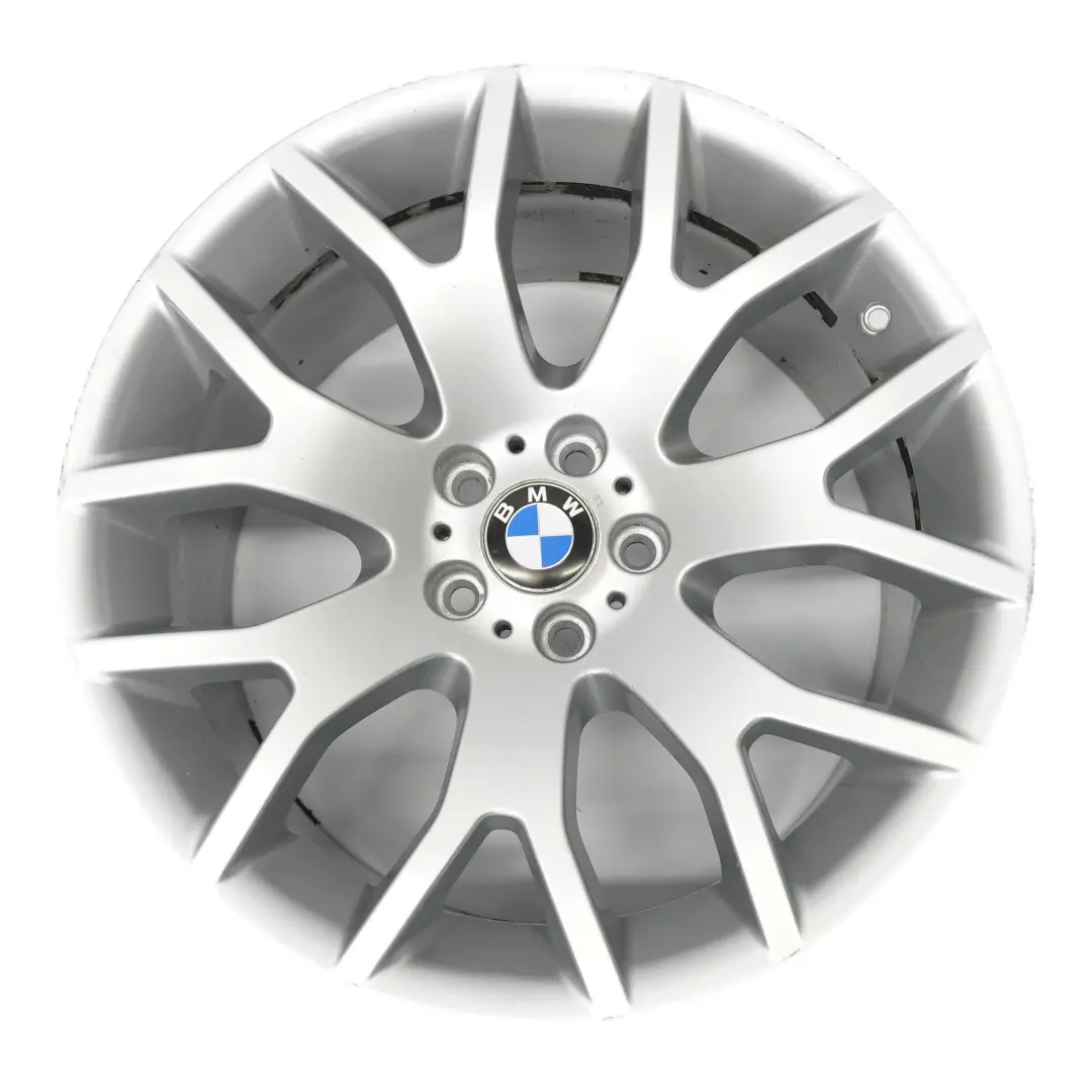 Srebrna Felga Aluminiowa 20" Cross Spoke 177 11J ET:37 do BMW X5 E70 o numerze 6774399 BMW X5 E70 Srebrna Felga Aluminiowa 20" Cross Spoke 177 11J ET:37 - SKU 6774399-2 - Numer Części 6774399