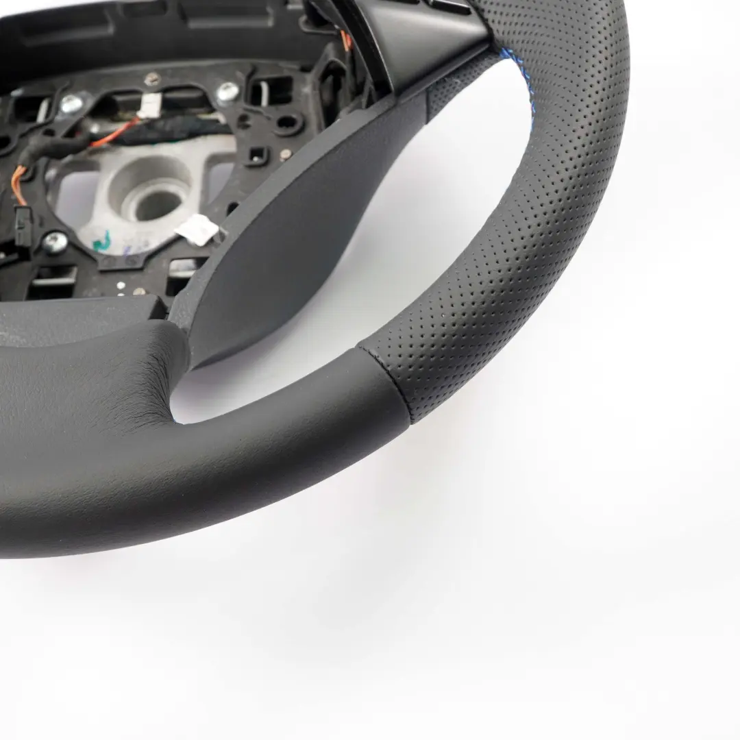 Leather Steering Wheel M-tricolored to BMW 5 Series E60 E61 LCI Black New with Part number 6774456 BMW 5 Series E60 E61 LCI Black New Leather Steering Wheel M-tricolored - SKU 6774456-1 - Part number 6774456