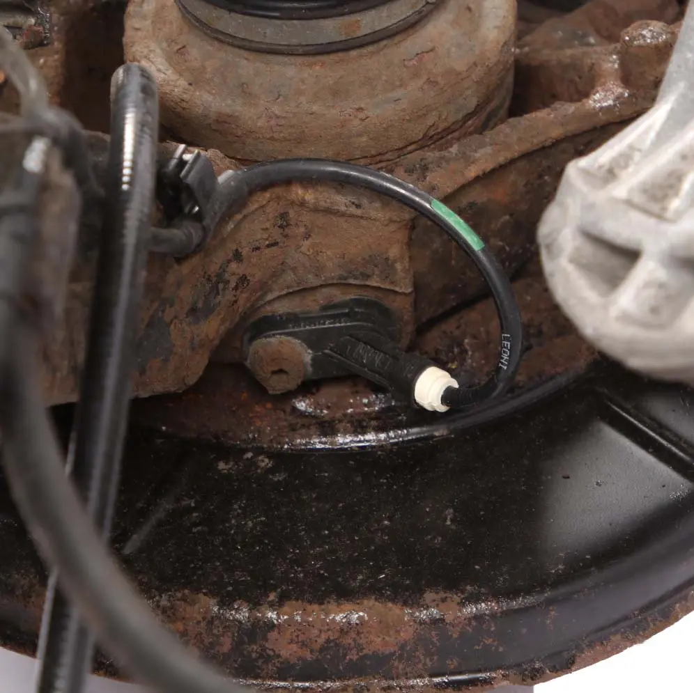 BMW Z4 E85 2.5i M54 Rear Left N/S Suspension Leg Wheel Hub Brake Disc Caliper - SKU 6774775-4 - Part number 6774775