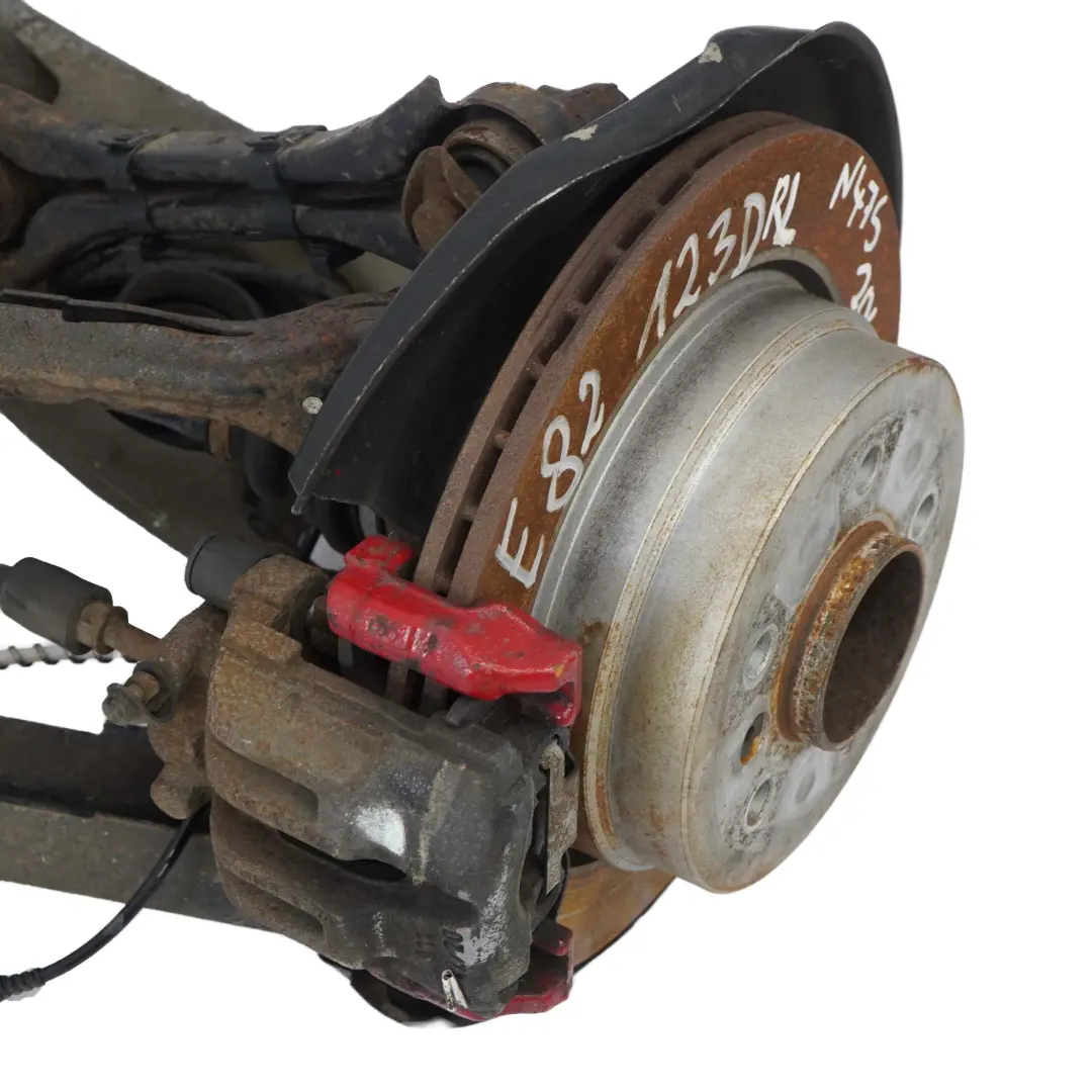 BMW E88 123d N47S Trasero Izquierdo Suspension Bujes Pata Freno Pinza Disco - SKU 6774807-25 - Número de pieza 6774807