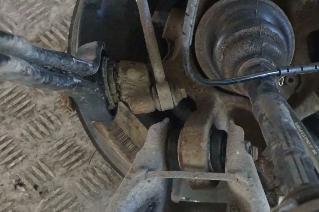 Reihe E87 LCI 118d N47 Abtriebswelle Schwenklager Hinten Links für BMW 1 mit Teilenummer 6774809 BMW 1 Reihe E87 LCI 118d N47 Abtriebswelle Schwenklager Hinten Links - SKU 6774809-19 - Teilenummer 6774809