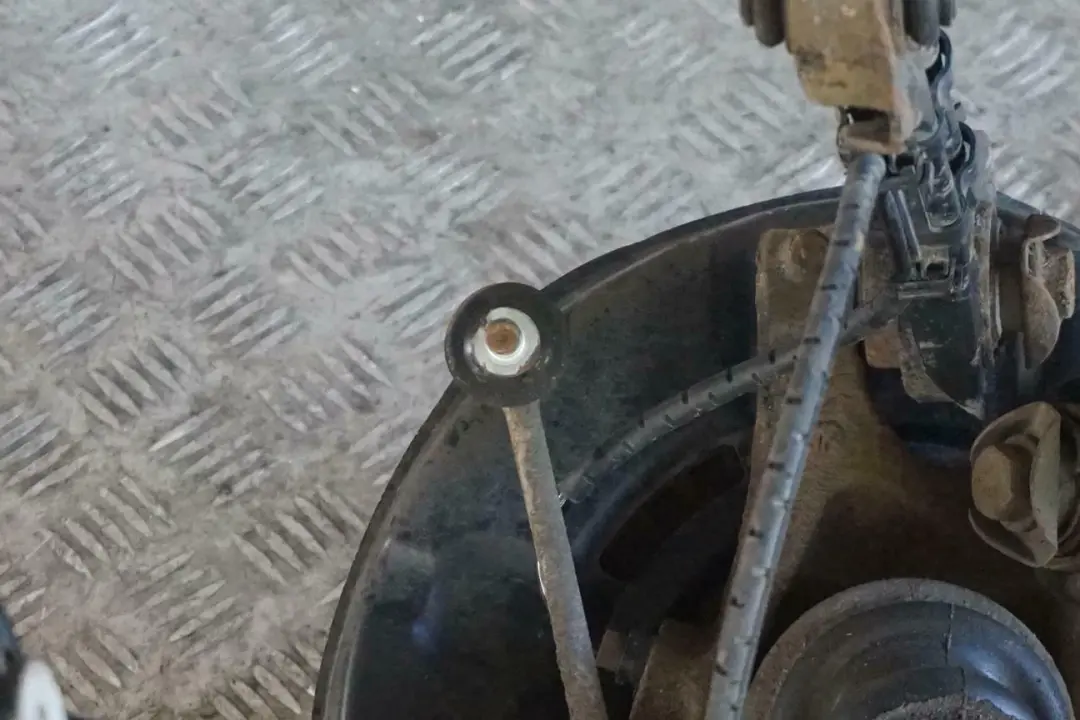 Reihe E87 LCI 118d N47 Abtriebswelle Schwenklager Hinten Links für BMW 1 mit Teilenummer 6774809 BMW 1 Reihe E87 LCI 118d N47 Abtriebswelle Schwenklager Hinten Links - SKU 6774809-19 - Teilenummer 6774809