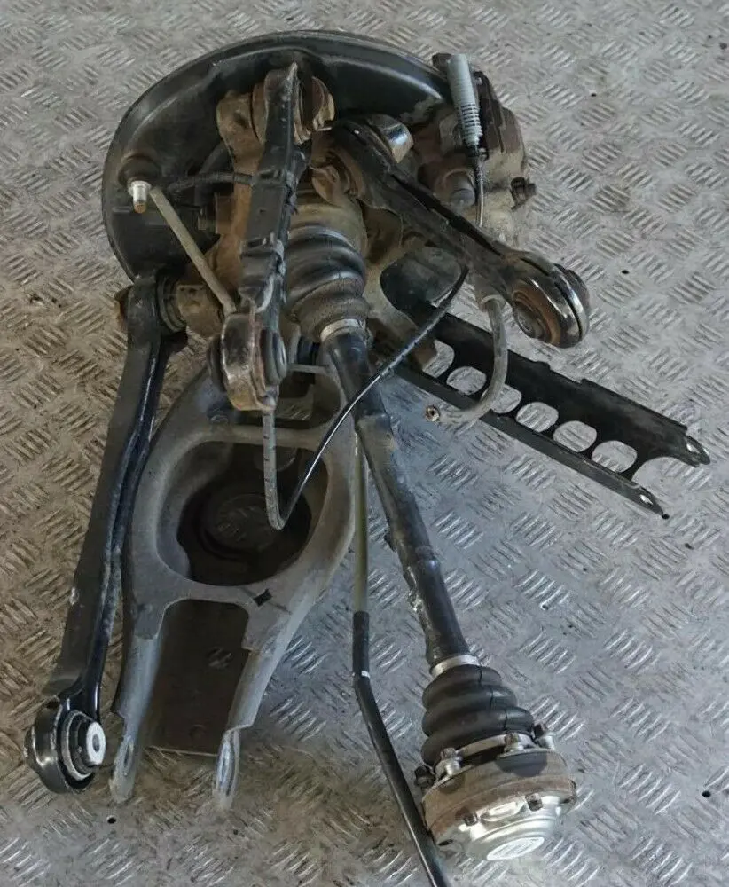 BMW 1 Series E87 LCI 118d N47 Rear Left N/S Suspension Leg Axle Brake Disc - SKU 6774809-19 - Part number 6774809
