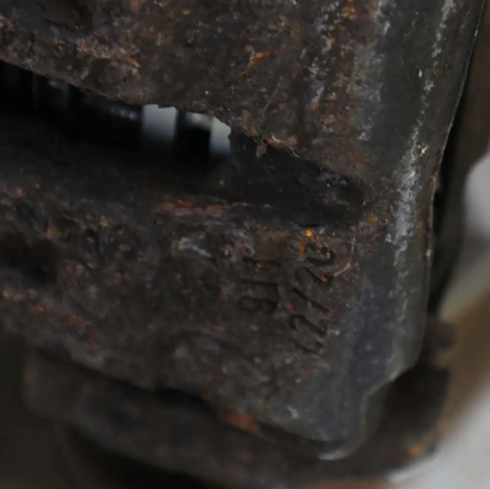 N52 N52N Rear Left N/S Spring Strut Leg Brake Suspension Hub to BMW 3 E90 E92 325i with Part number 6774809 BMW 3 E90 E92 325i N52 N52N Rear Left N/S Spring Strut Leg Brake Suspension Hub - SKU 6774809-1 - Part number 6774809