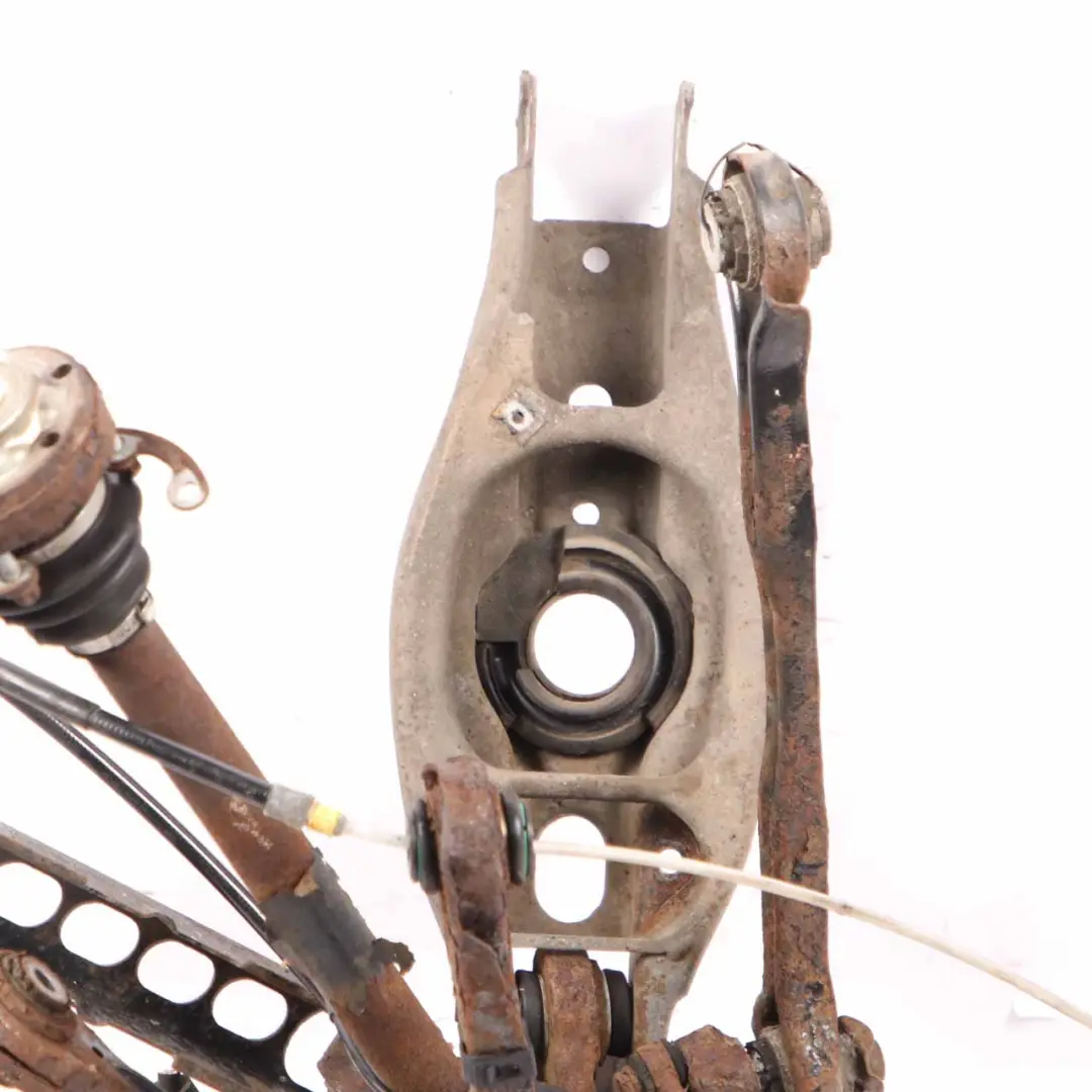 BMW E90 320i N43 Trasero Izquierdo de Suspensión Pinza Disco Freno Buje de Rueda - SKU 6774809-38 - Número de pieza 6774809