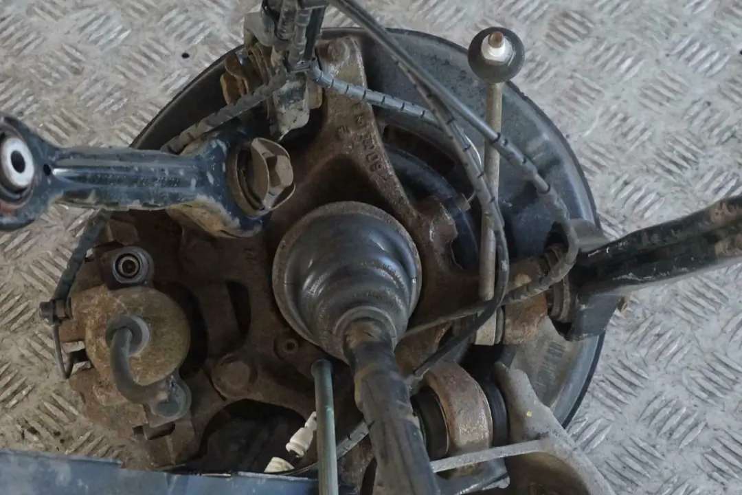 N47 Trasera Derecha O / S Suspension Pierna Eje Disco De Freno para BMW E87 LCI 118d con número de pieza 6774810 BMW E87 LCI 118d N47 Trasera Derecha O / S Suspension Pierna Eje Disco De Freno - SKU 6774810-17 - Número de pieza 6774810