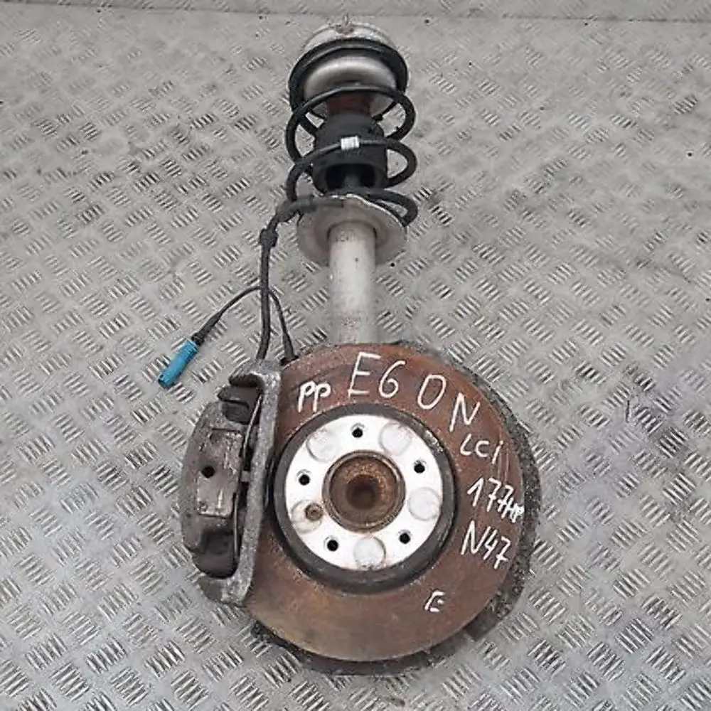 N53 Zwrotnica amortyzator prawy do BMW E60 LCI 525i o numerze 31306775056 BMW E60 LCI 525i N53 Zwrotnica amortyzator prawy - SKU 6775056 - Numer Części 31306775056