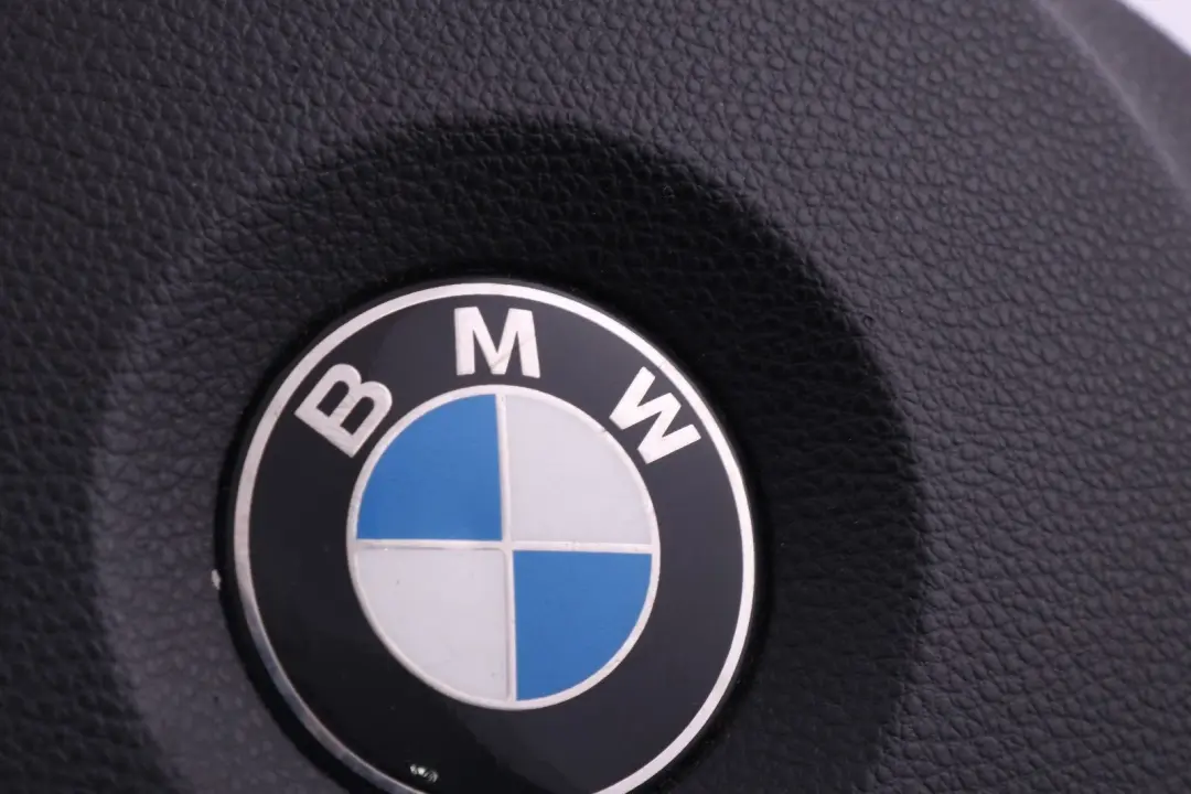 BMW E81 E82 E87 Volante Módulo de Aire Bolsa Lado del Conductor Air Bag Airbag - SKU 6775155-8 - Número de pieza 32306775155