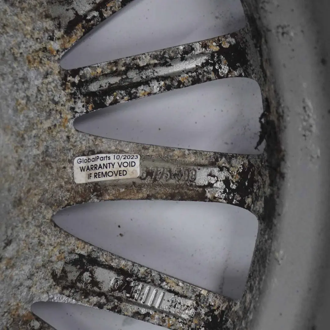 llanta Aleación Plata 17" Spider Spoke 160 ET:34 8J para BMW E90 E91 E92 E93 con número de pieza 6775598 BMW E90 E91 E92 E93 llanta Aleación Plata 17" Spider Spoke 160 ET:34 8J - SKU 6775598-1 - Número de pieza 6775598