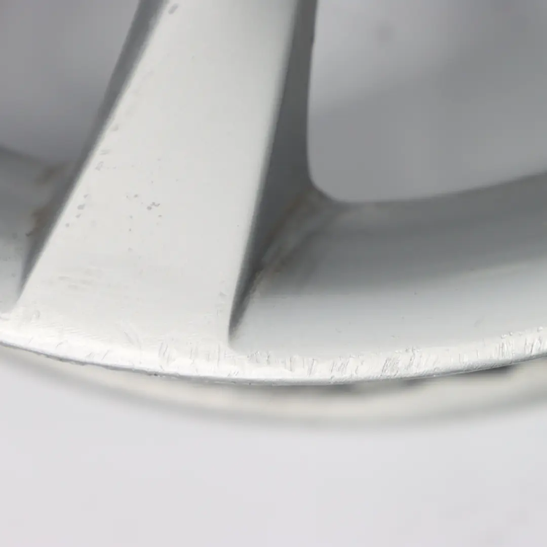 Jante en alliage leger argente 18" M rayons V 217 7,5J ET:49 pour BMW E87 LCI à propos du numéro de pièce 6775634 BMW E87 LCI Jante en alliage leger argente 18" M rayons V 217 7,5J ET:49 - SKU 6775634-2 - Numéro de pièce 6775634