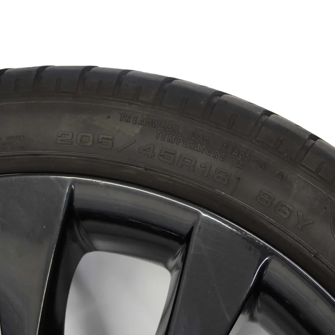 Completo 4x Cerchio AlluMini o IN Lega Pneumatici 18 " Raggi V per BMW E81 E82 E87 con numero di parte 6775634/6779380 BMW E81 E82 E87 Completo 4x Cerchio AlluMini o IN Lega Pneumatici 18 " Raggi V - SKU 6775634-6779380 - Numero di parte 6775634/6779380