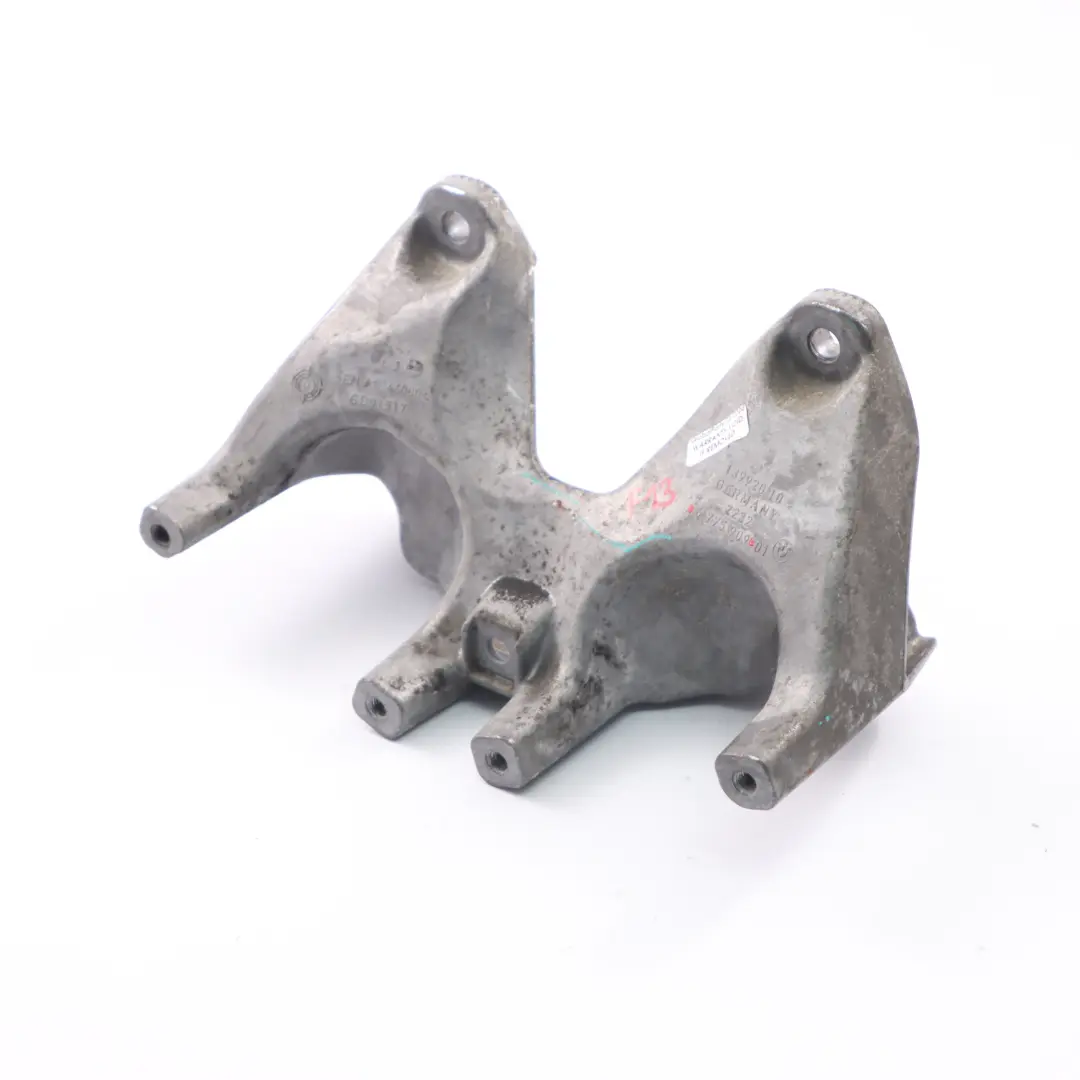 Staffa di supporto del cambio BMW F01 F07 F10 F12 Blocco cuscinetto N63 per con numero di parte 6775909 Staffa di supporto del cambio BMW F01 F07 F10 F12 Blocco cuscinetto N63 - SKU 6775909 - Numero di parte 6775909