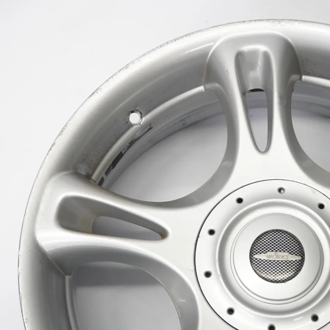 Silberne Leicht metall felge 18" 7J ET:52 JCW für Mini R50 R53 R56 mit Teilenummer 6777972 Mini R50 R53 R56 Silberne Leicht metall felge 18" 7J ET:52 JCW - SKU 6777972-1 - Teilenummer 6777972