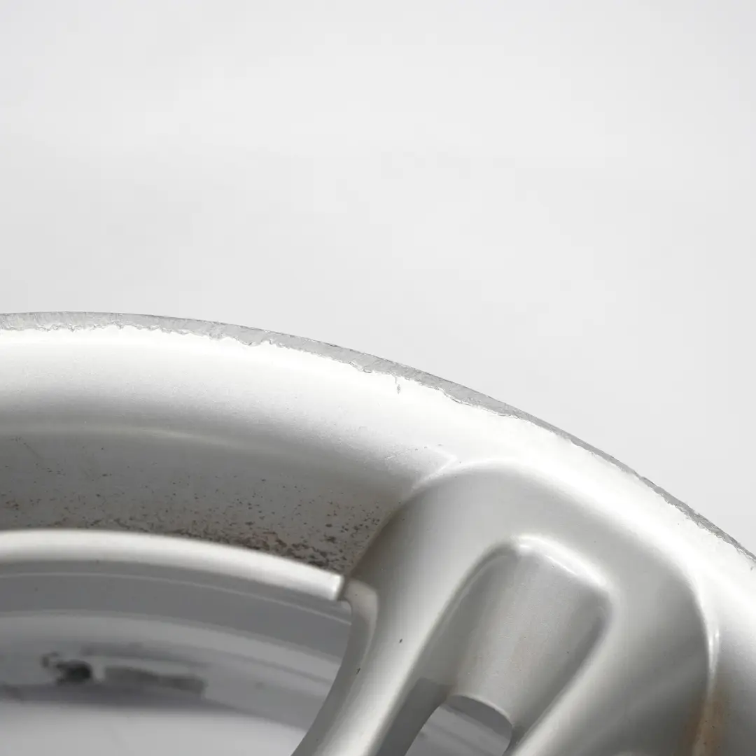 Jante argentée alliage 18" 7J ET:52 JCW Star Spoke R95 pour Mini R50 R53 R56 à propos du numéro de pièce 6777972 Mini R50 R53 R56 Jante argentée alliage 18" 7J ET:52 JCW Star Spoke R95 - SKU 6777972-2 - Numéro de pièce 6777972